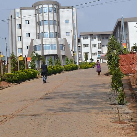 Azam Hotel Bamenda Luaran gambar