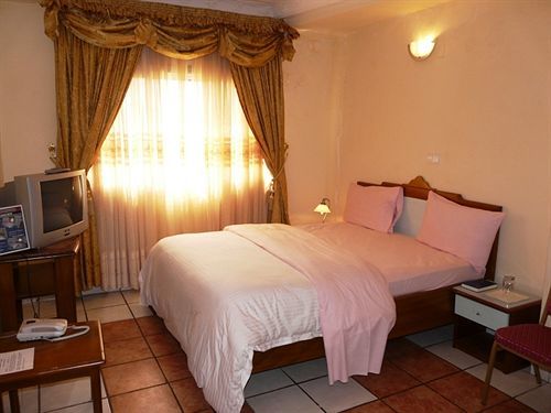 Azam Hotel Bamenda Luaran gambar