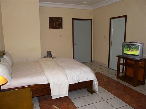 Azam Hotel Bamenda Luaran gambar