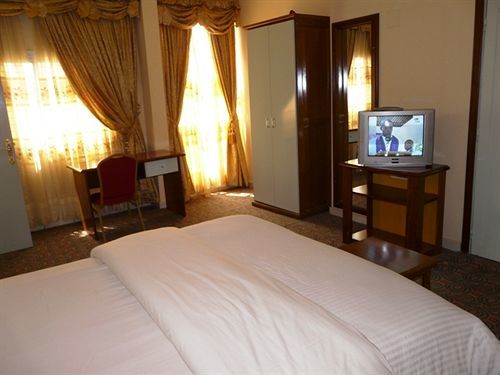 Azam Hotel Bamenda Luaran gambar