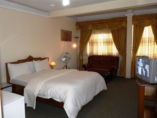 Azam Hotel Bamenda Luaran gambar