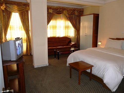 Azam Hotel Bamenda Luaran gambar