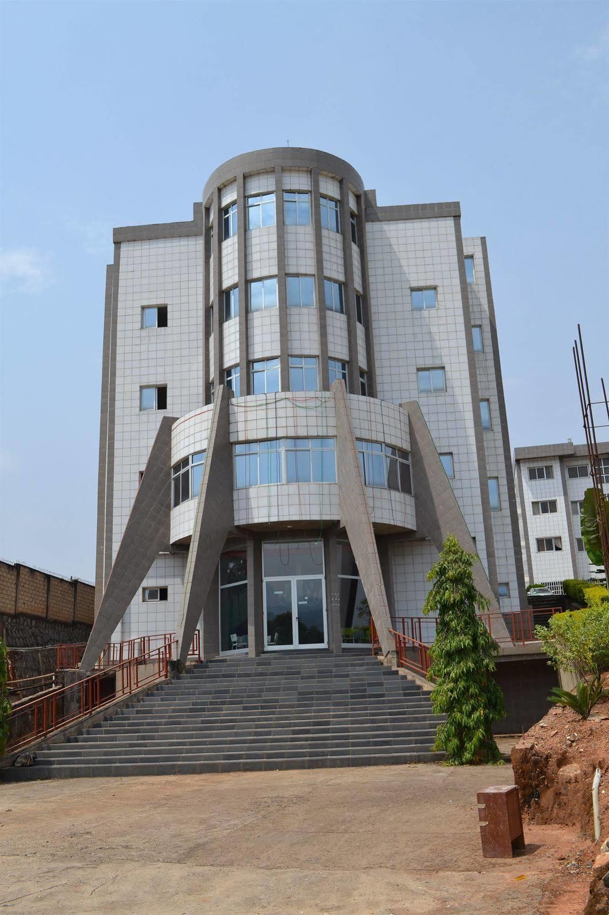 Azam Hotel Bamenda Luaran gambar